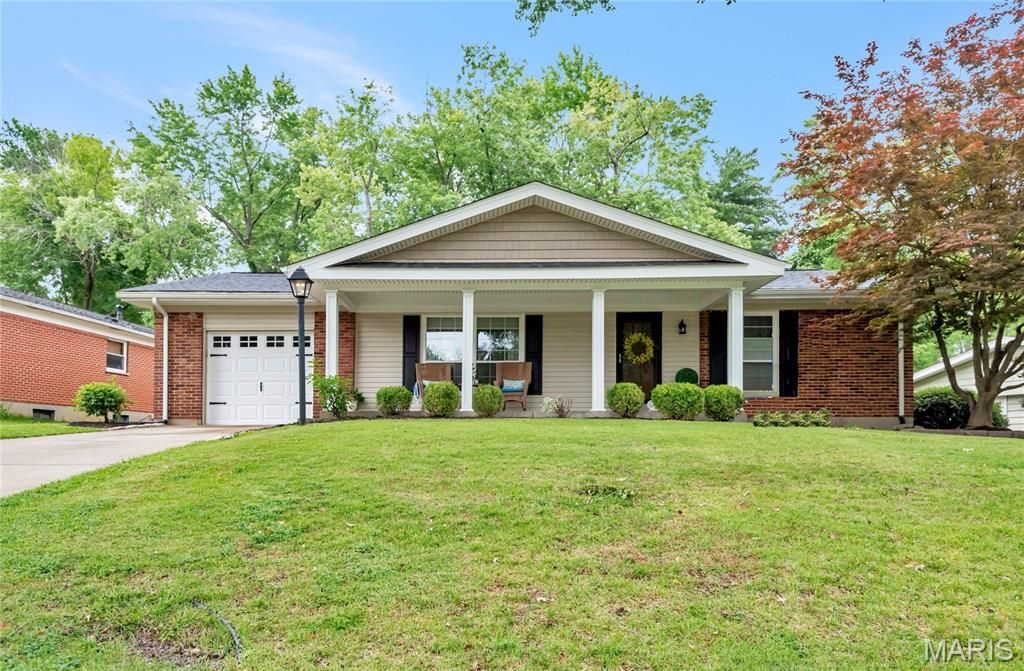 1200 Hudson Hills Drive, Ferguson, MO 63135