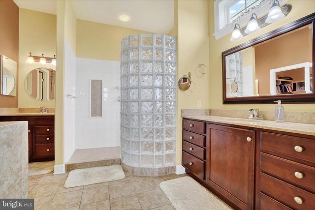 1220 GARDENIA DR, Windsor, PA 17366