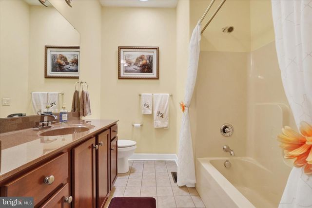 1220 GARDENIA DR, Windsor, PA 17366
