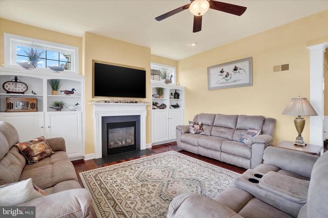 1220 GARDENIA DR, Windsor, PA 17366