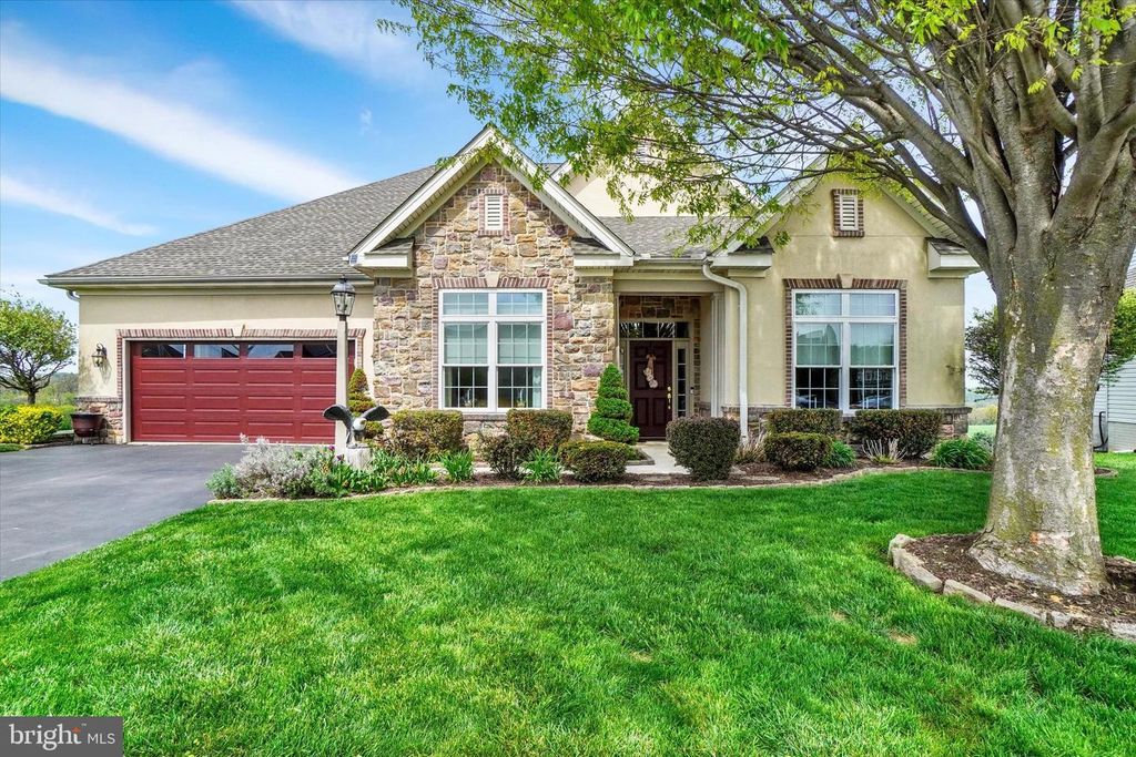 1220 GARDENIA DR, Windsor, PA 17366