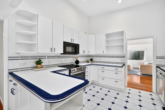 29 Patterson Rd, Lexington, MA 02421