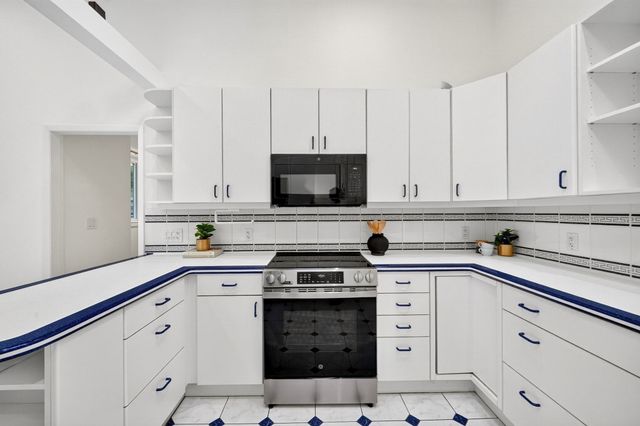 29 Patterson Rd, Lexington, MA 02421