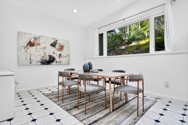 29 Patterson Rd, Lexington, MA 02421