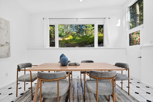 29 Patterson Rd, Lexington, MA 02421