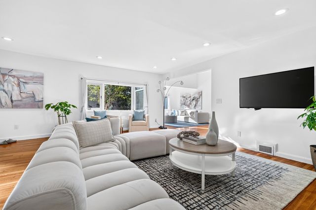 29 Patterson Rd, Lexington, MA 02421