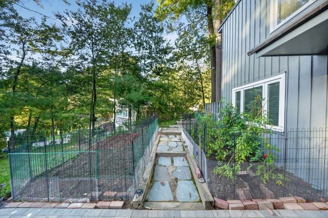 29 Patterson Rd, Lexington, MA 02421