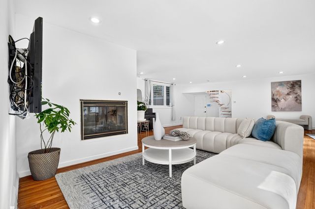 29 Patterson Rd, Lexington, MA 02421