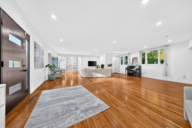 29 Patterson Rd, Lexington, MA 02421