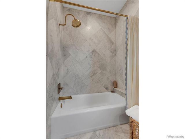 120 Bowen Street, Longmont, CO 80501