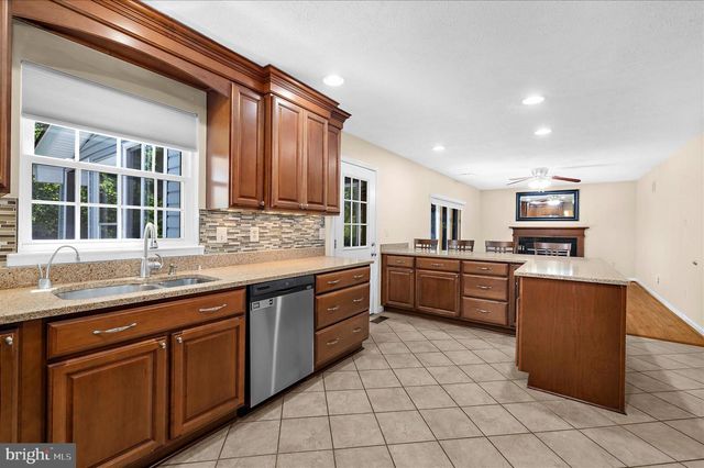 7845 CROSSBAY DR, Severn, MD 21144