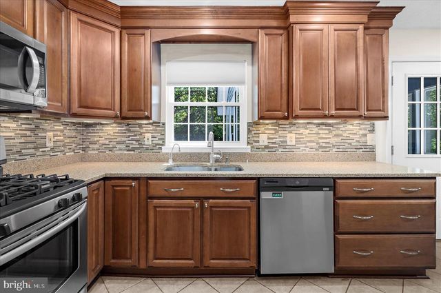 7845 CROSSBAY DR, Severn, MD 21144