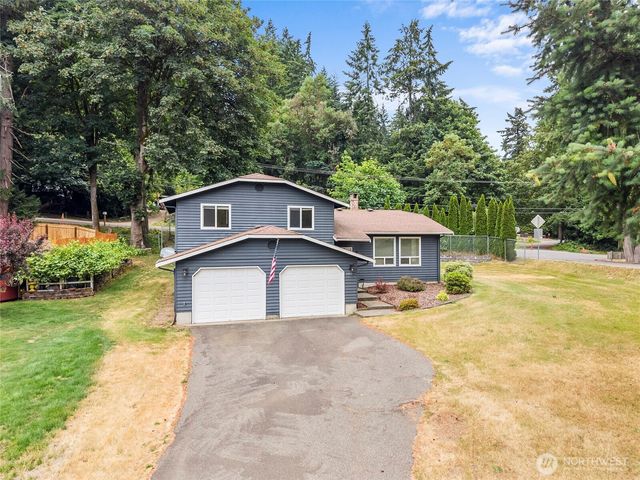 3995 Fischer Park Avenue NE, Bremerton, WA 98310