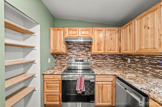 3995 Fischer Park Avenue NE, Bremerton, WA 98310