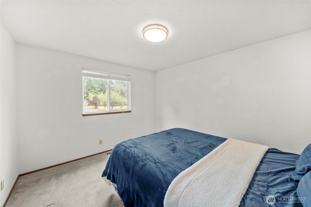 3995 Fischer Park Avenue NE, Bremerton, WA 98310