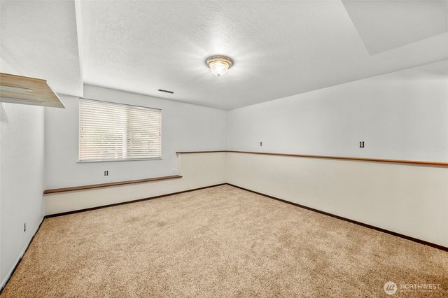 3995 Fischer Park Avenue NE, Bremerton, WA 98310