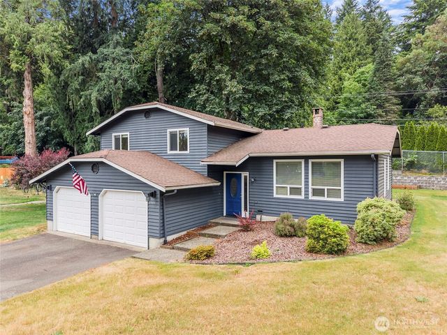 3995 Fischer Park Avenue NE, Bremerton, WA 98310