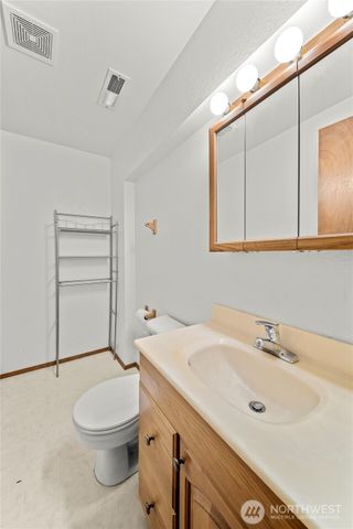 3995 Fischer Park Avenue NE, Bremerton, WA 98310