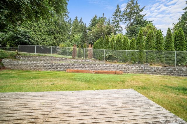 3995 Fischer Park Avenue NE, Bremerton, WA 98310