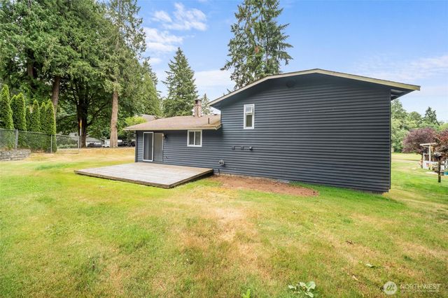 3995 Fischer Park Avenue NE, Bremerton, WA 98310