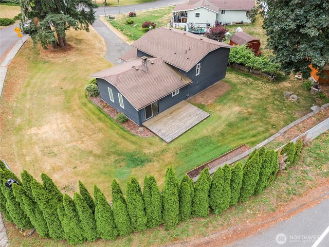 3995 Fischer Park Avenue NE, Bremerton, WA 98310