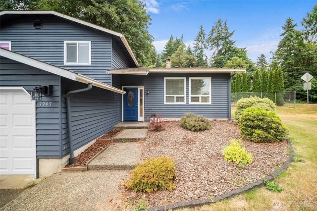 3995 Fischer Park Avenue NE, Bremerton, WA 98310