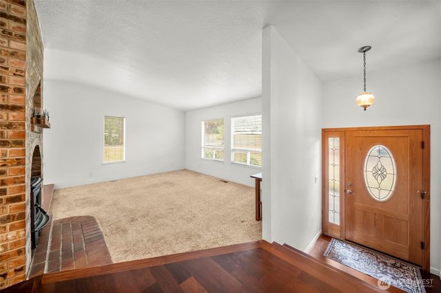 3995 Fischer Park Avenue NE, Bremerton, WA 98310