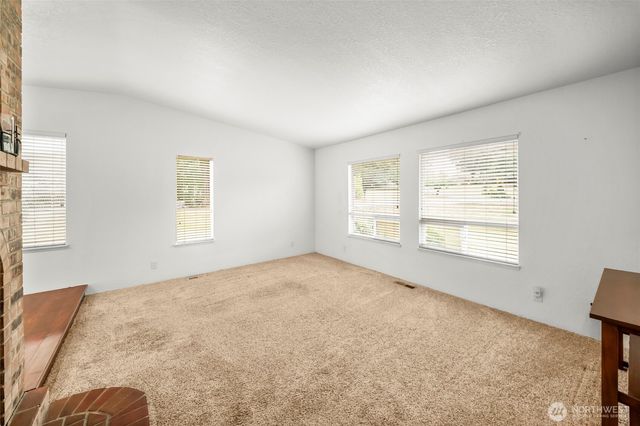3995 Fischer Park Avenue NE, Bremerton, WA 98310