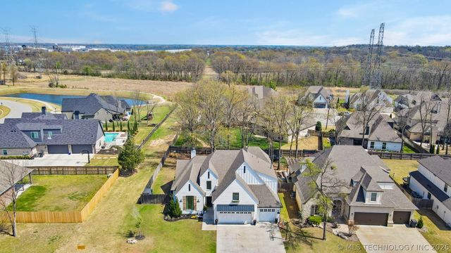 13619 S 27th Street E, Bixby, OK 74008