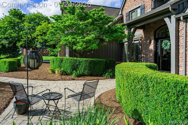 7768 Somerhill Lane, Clarkston, MI 48348