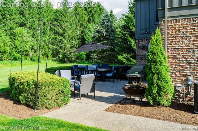 7768 Somerhill Lane, Clarkston, MI 48348
