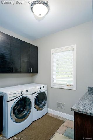 7768 Somerhill Lane, Clarkston, MI 48348