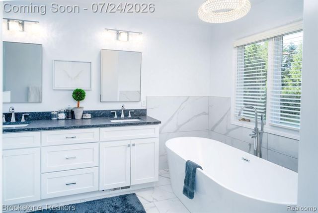7768 Somerhill Lane, Clarkston, MI 48348