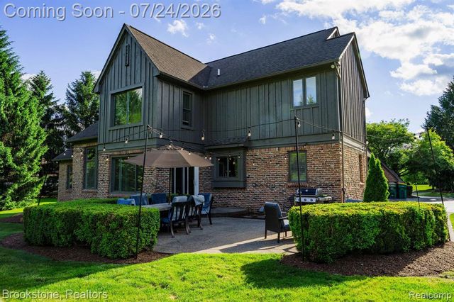 7768 Somerhill Lane, Clarkston, MI 48348