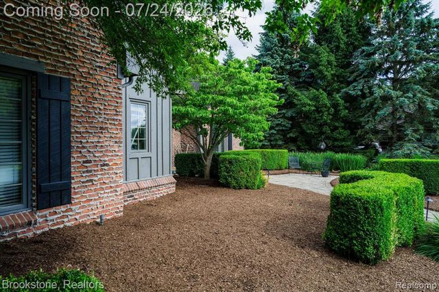 7768 Somerhill Lane, Clarkston, MI 48348