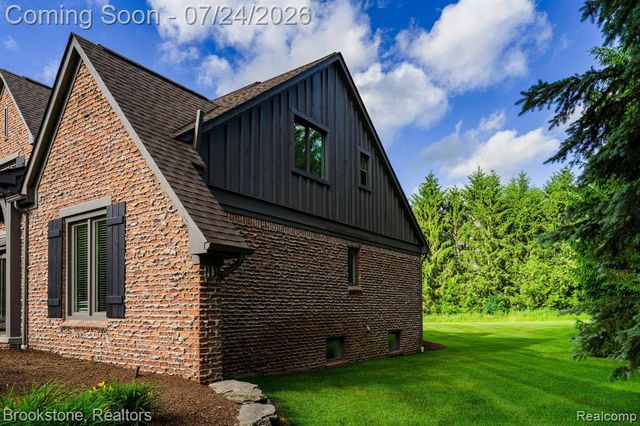 7768 Somerhill Lane, Clarkston, MI 48348