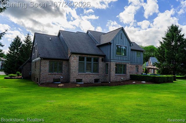 7768 Somerhill Lane, Clarkston, MI 48348