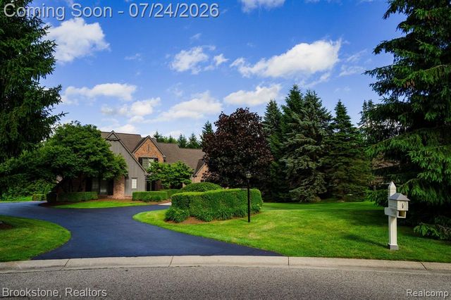 7768 Somerhill Lane, Clarkston, MI 48348