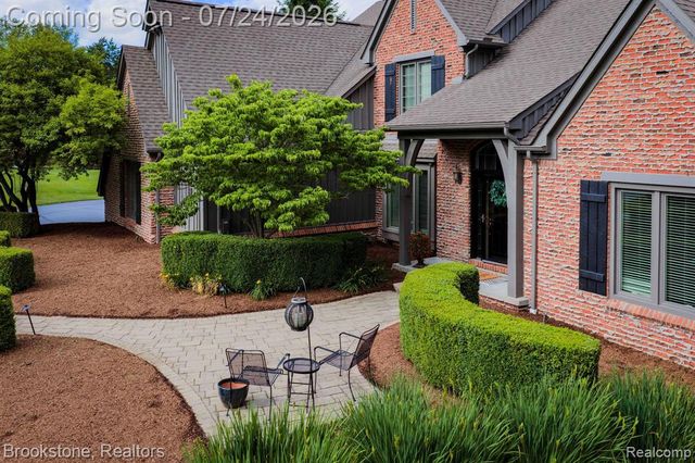 7768 Somerhill Lane, Clarkston, MI 48348