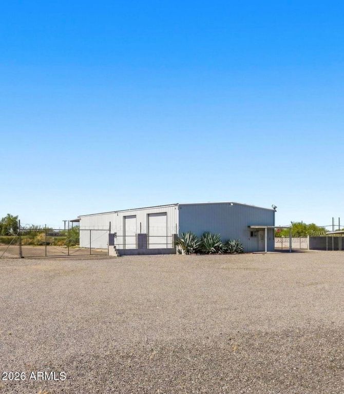 15051 N HIGHWAY 79 B --, Florence, AZ 85132 — exterior