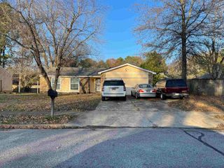 7440 DONCASTER LN, Memphis, TN 38125