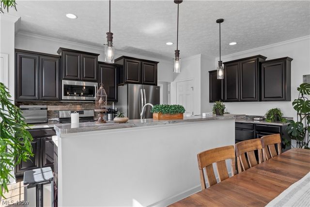 8782 Wakefield Run, North Ridgeville, OH 44039