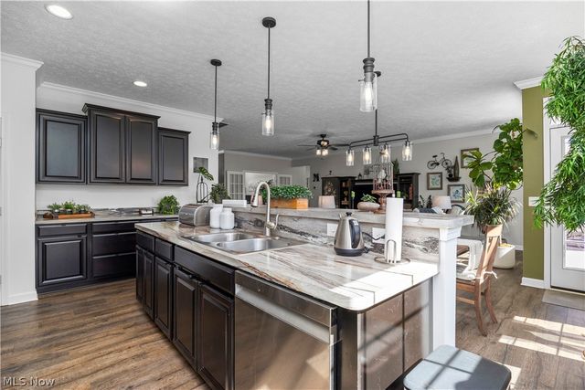 8782 Wakefield Run, North Ridgeville, OH 44039