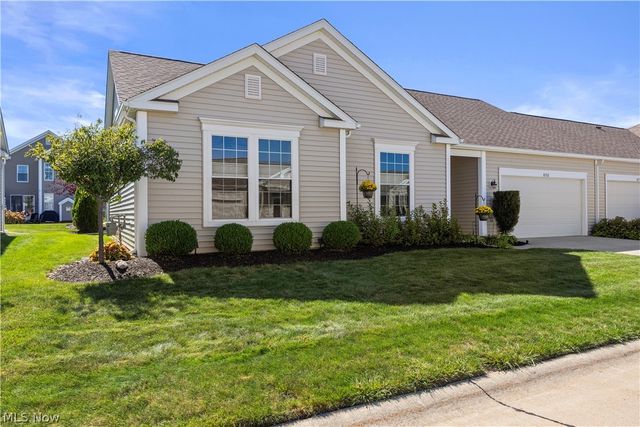 8782 Wakefield Run, North Ridgeville, OH 44039