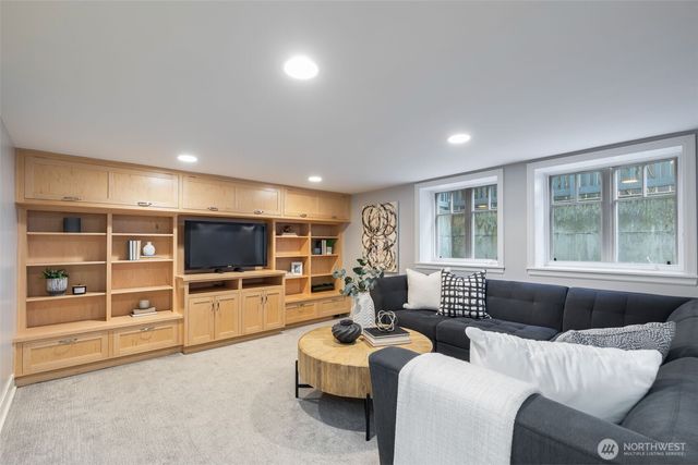 431 Smith Street, Seattle, WA 98109