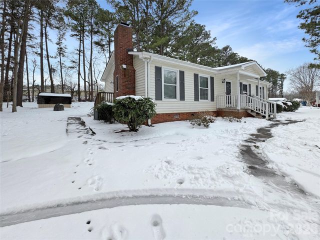 8923 Faires Road, Charlotte, NC 28215