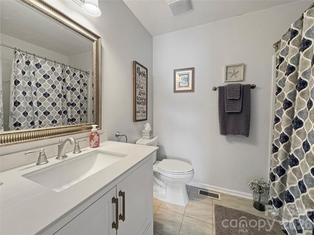 8923 Faires Road, Charlotte, NC 28215