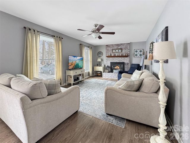 8923 Faires Road, Charlotte, NC 28215