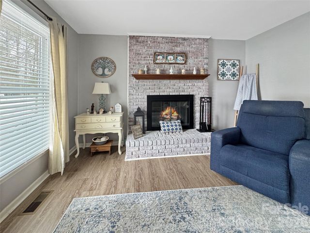 8923 Faires Road, Charlotte, NC 28215