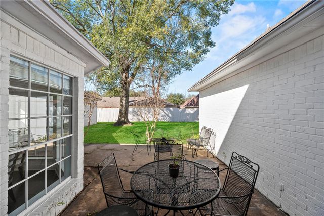 14926 Camino Rancho Drive, Houston, TX 77083